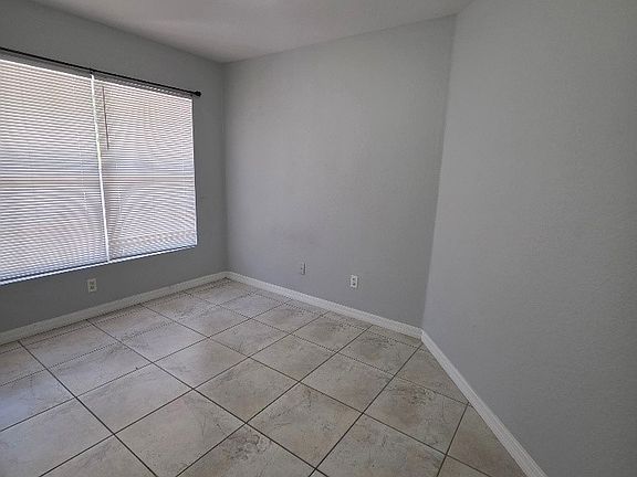 3rd image of 332 Rogen St