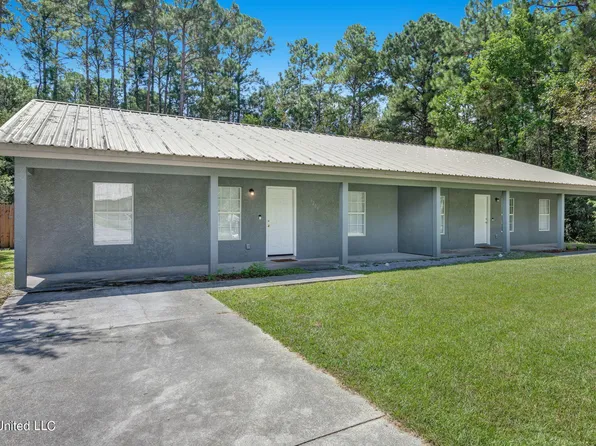 6209-6211 E Newton St, Bay Saint Louis, MS 39520