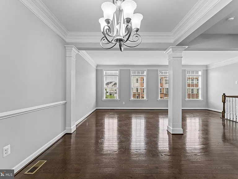 21268 Park Grove Ter — Photo 10