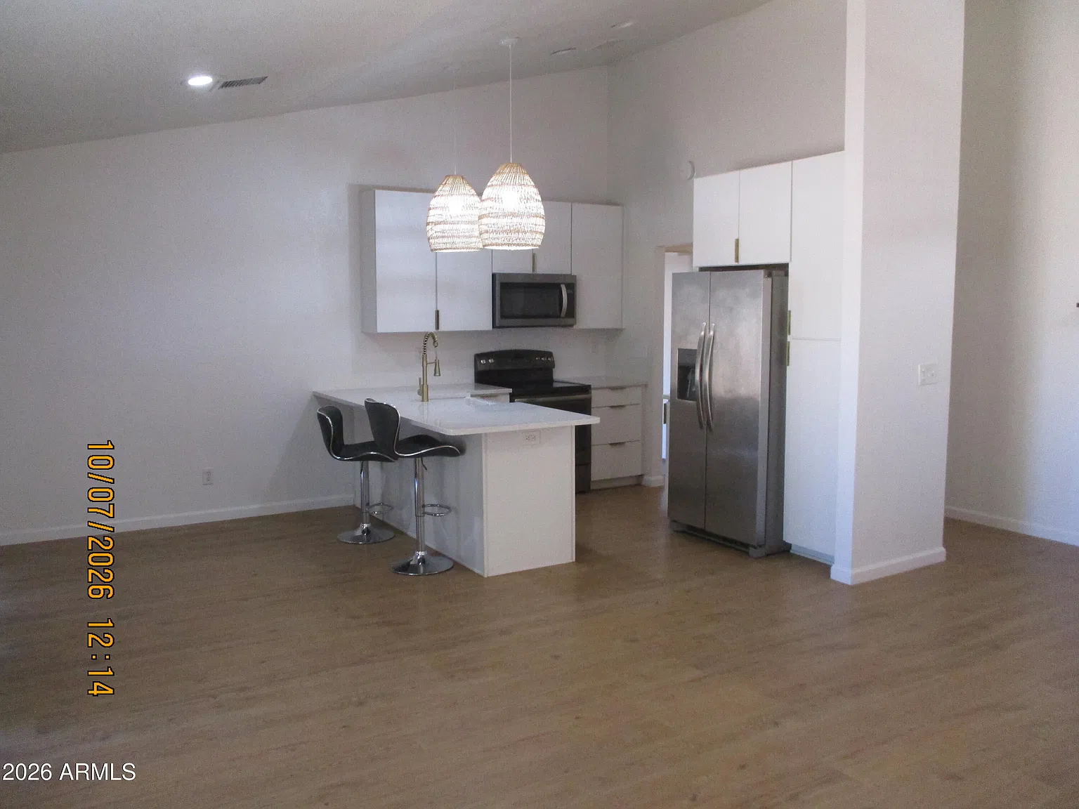 3 bed, 2.0 bath, 1369 sqft, $1,500 — Photo 2