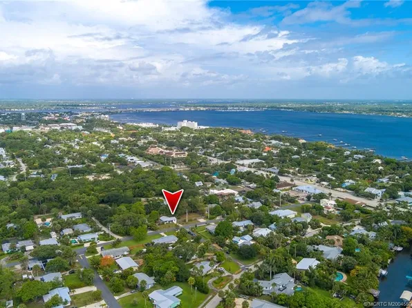516 SE Alamanda Way, Stuart, FL 34996