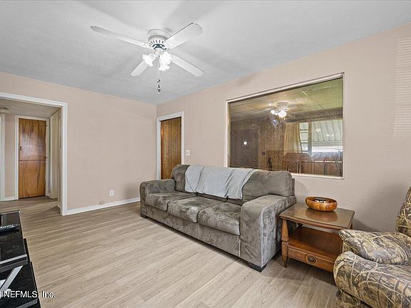 4th image of 758 DIXON ST