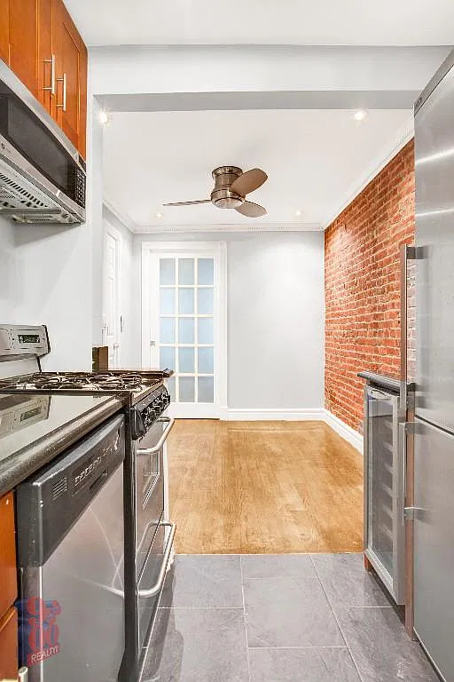 345 West 53rd Street — Photo 3
