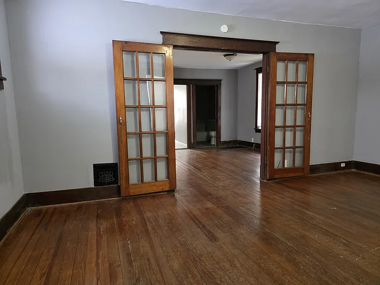 5914 Laura Ave — Photo 8