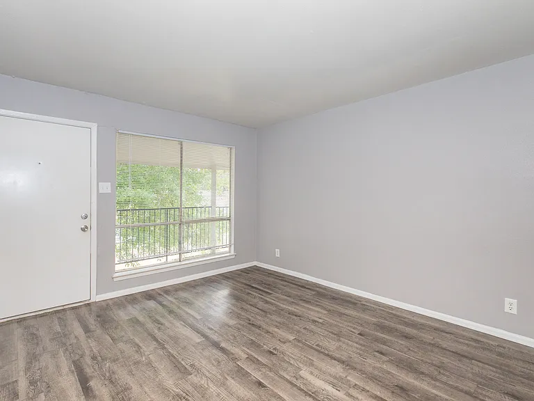 Country Oaks Apartments — Photo 12