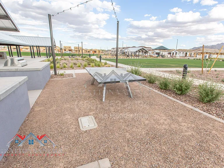 2304 E Kelly Dr — Photo 47