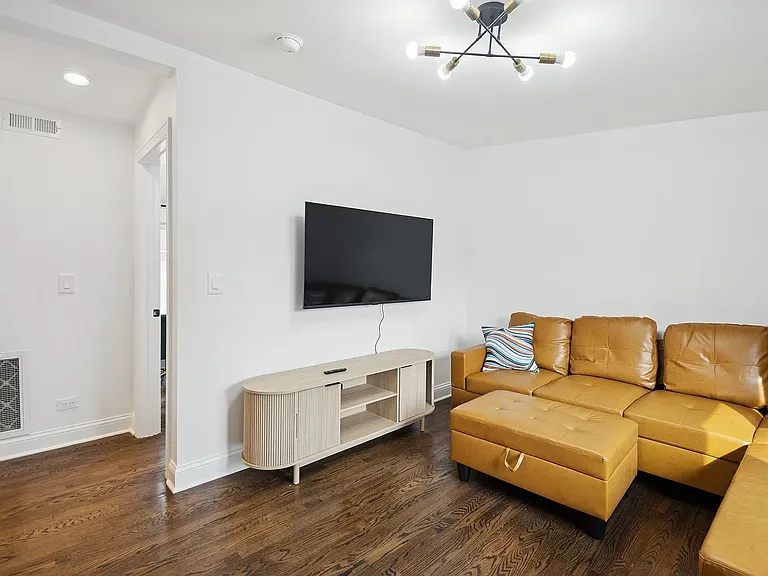 2310 Ridge Ave — Photo 6