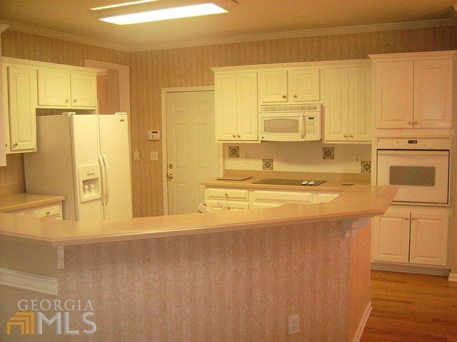 1st image of 2808 Lake Forest Trl