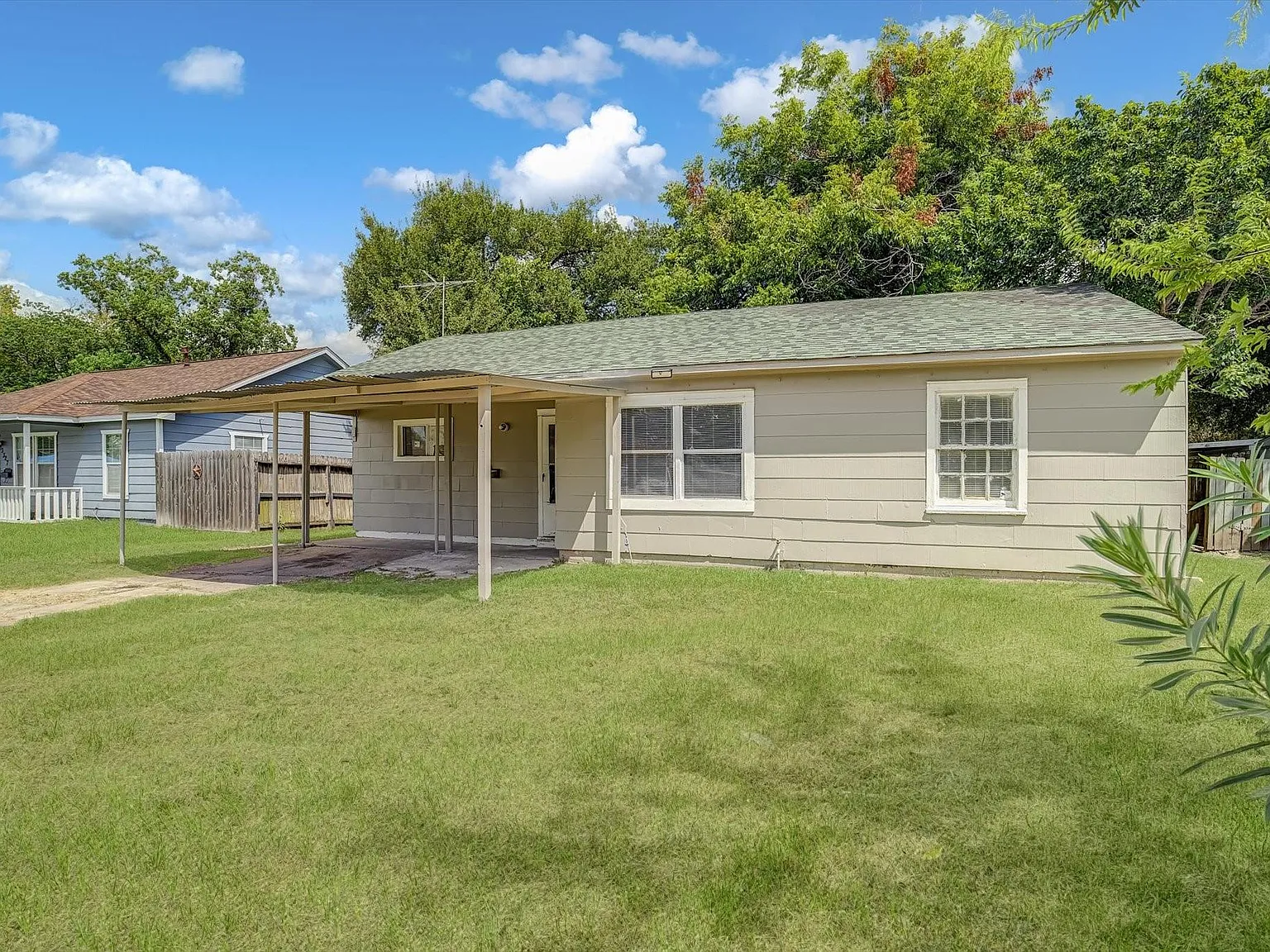 4 bed, 2.0 bath, 1266 sqft, $1,600 — Photo 3
