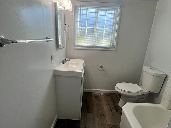4th image of 1128 E Elizabeth St