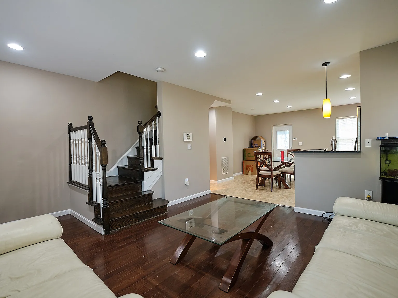3 bed, 3738 sqft, $2,495 — Photo 2