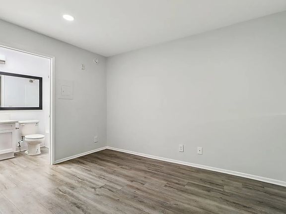 4th image of 1225 Federal Ave #210