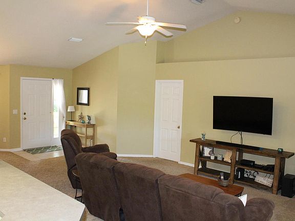 3rd image of 1234 SE 66th Ave