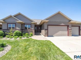 3705 S Camellia Ave, Sioux Falls, SD 57110