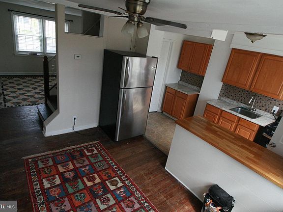 2nd image of 916 Dover Ave