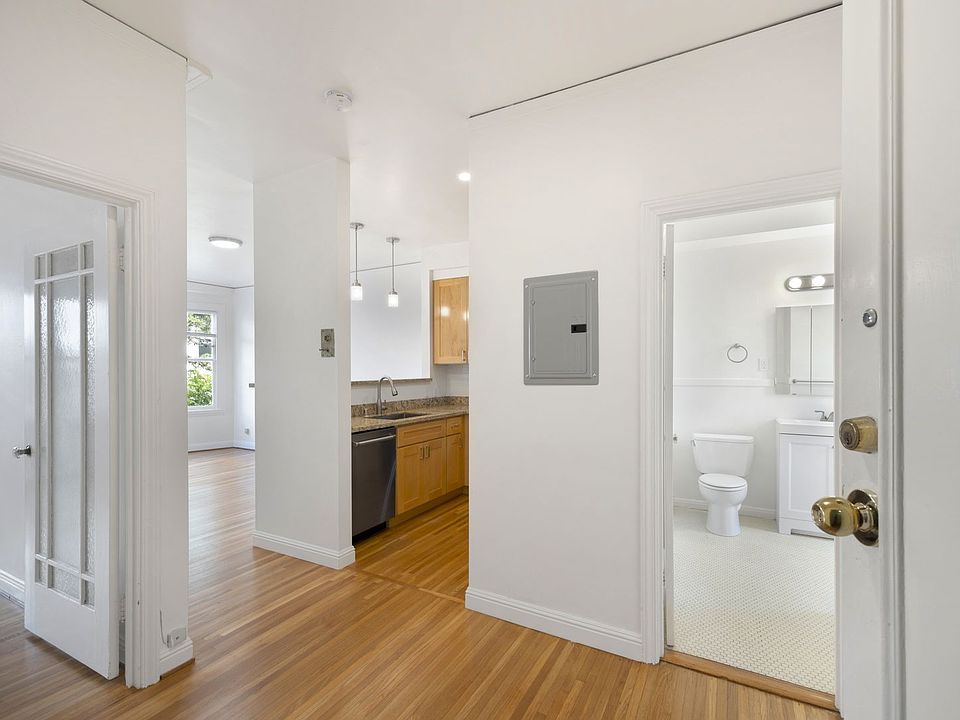 1st image of 2150 Fell St #204
