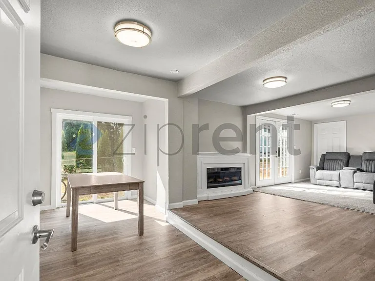 2126 NE 137th St #B — Photo 2