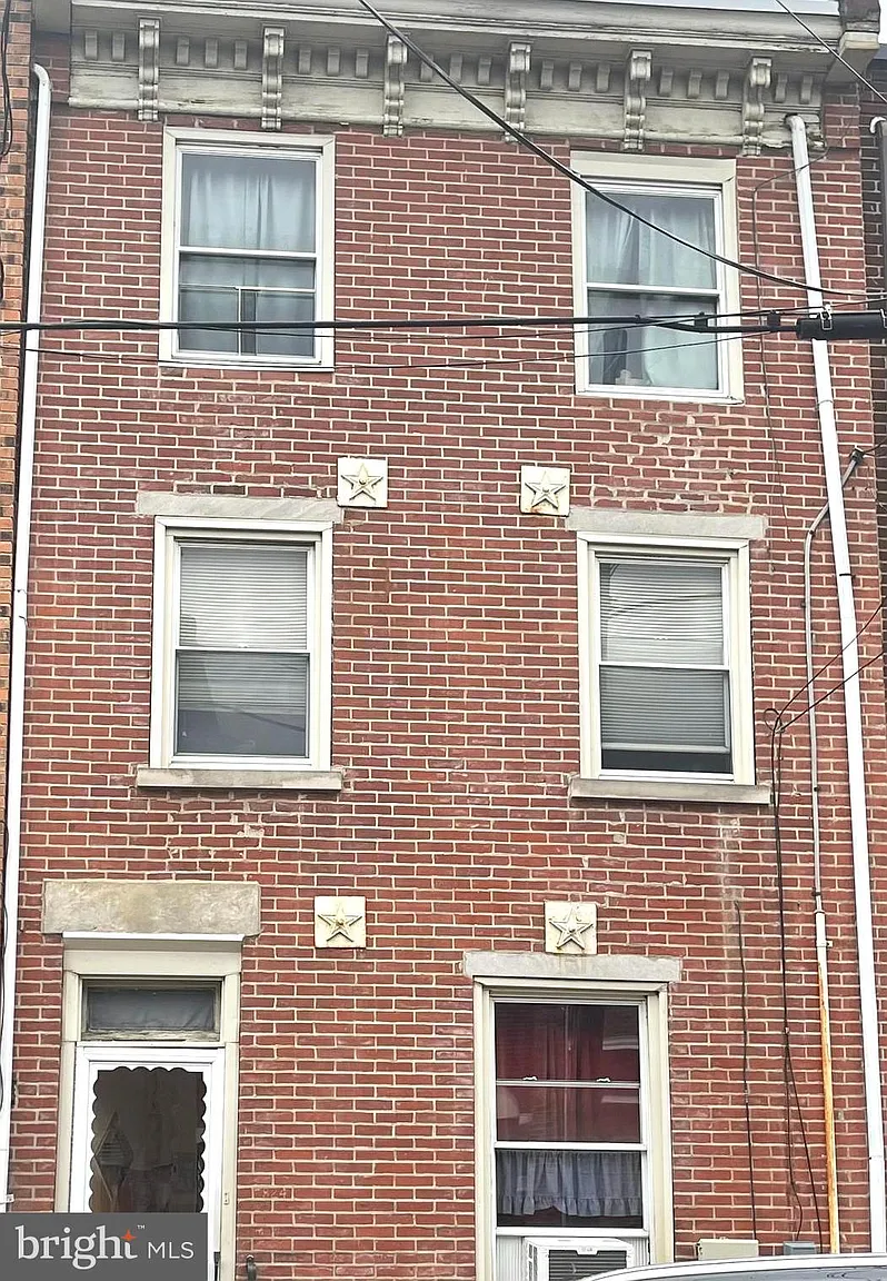2824 Belgrade St photo 1