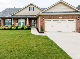 534 Sippihaw Oaks Dr, Fuquay Varina, NC 27526