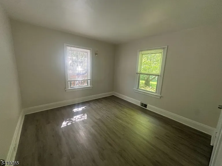 273 W Mount Pleasant Ave — Photo 9
