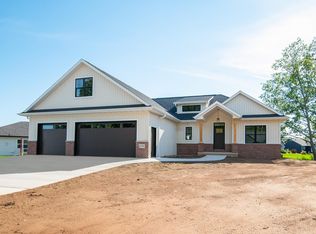 3224 Eclipse Dr, Green Bay, WI 54311