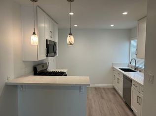 850 N Kathleen Ln APT B, Orange, CA 92867