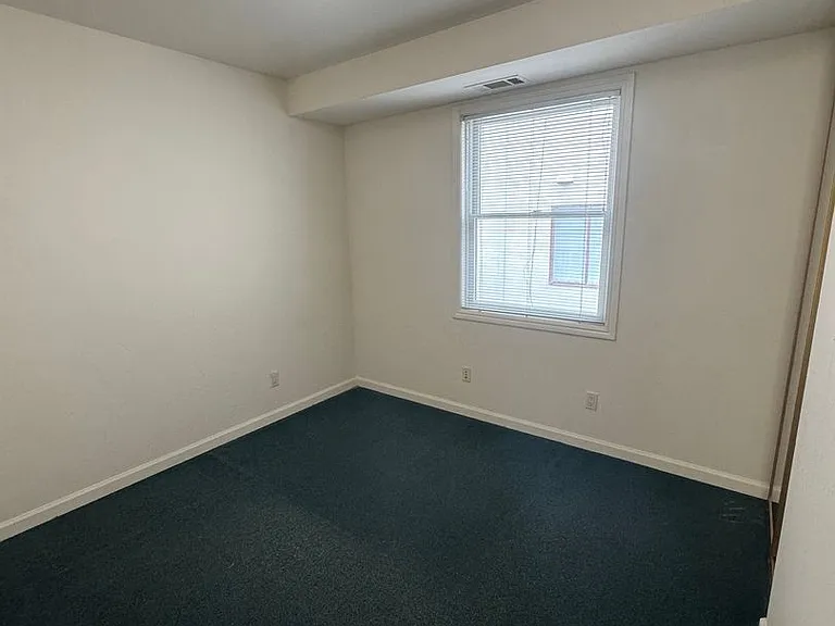 2527 Piedmont Ave #C — Photo 9
