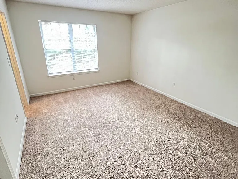 Wesley St. Claire Apartments at Lawrenceville — Photo 131