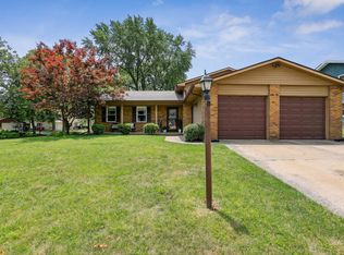 36 Ashley Ln, Champaign, IL