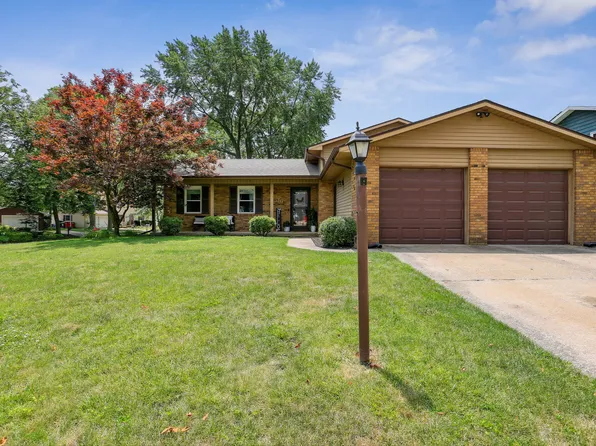 36 Ashley Ln, Champaign, IL 61820