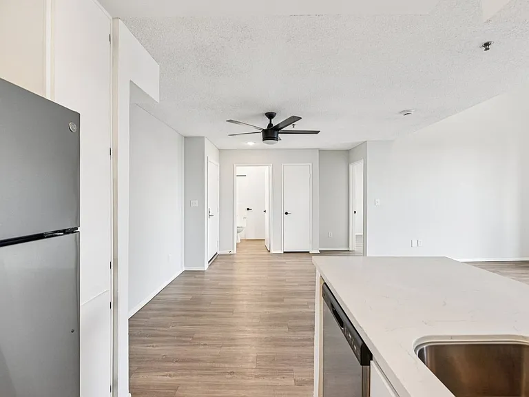 310 Virgil — Photo 81