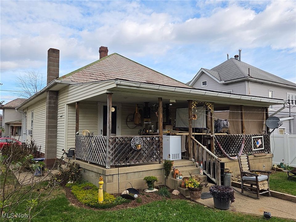 2nd image of 817 Belford St
