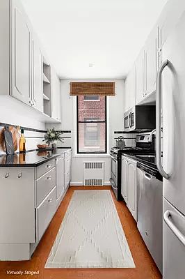 4th image of 30 E 9th St APT 2MM