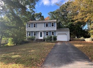 1 Corey Ln, Niantic, CT 06357