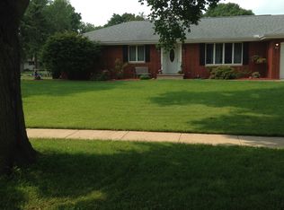 302 E 2nd St, Lostant, IL 61334