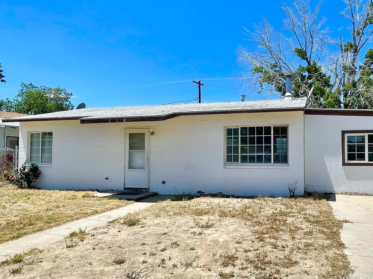 118 Tamarack St photo 1