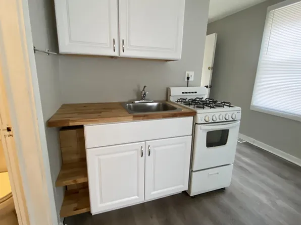 1224 Tennessee St #4, Lawrence, KS 66044