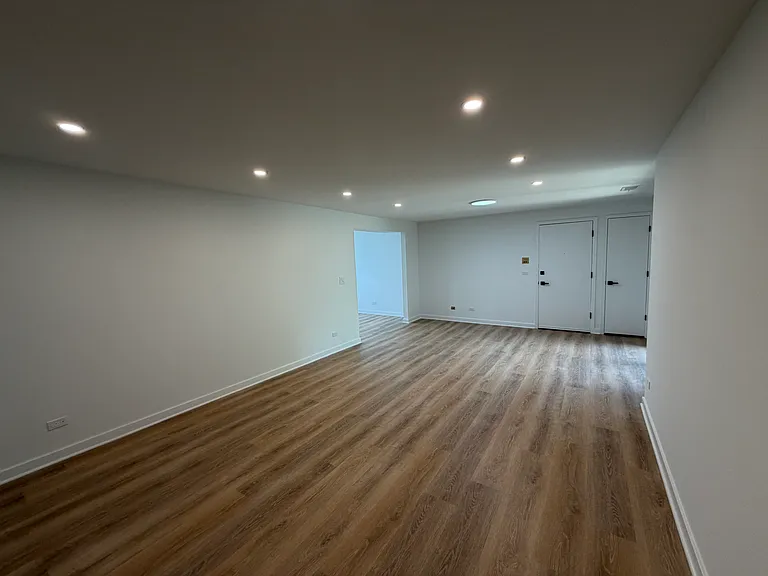 5819 W Higgins Ave #2D — Photo 18