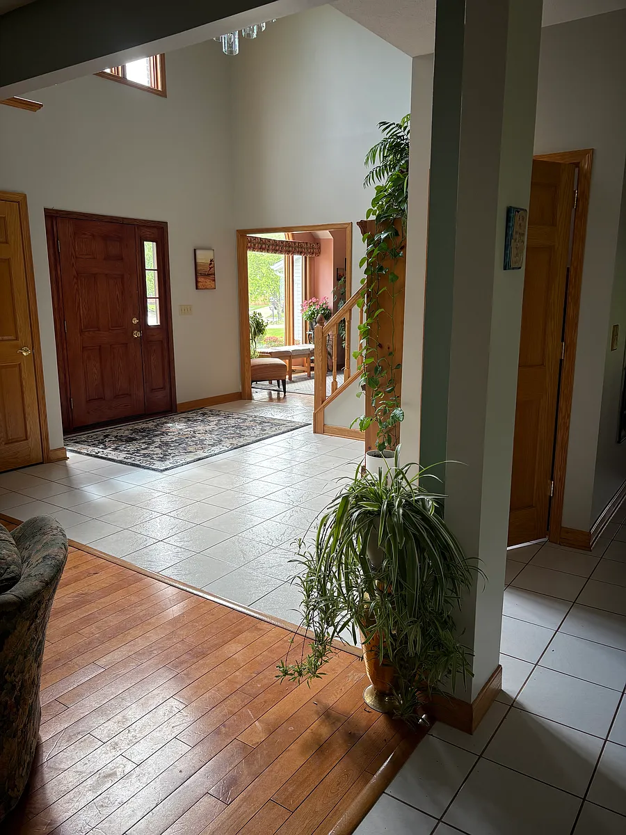 Building Photo - 10576 Lake Meadows Dr