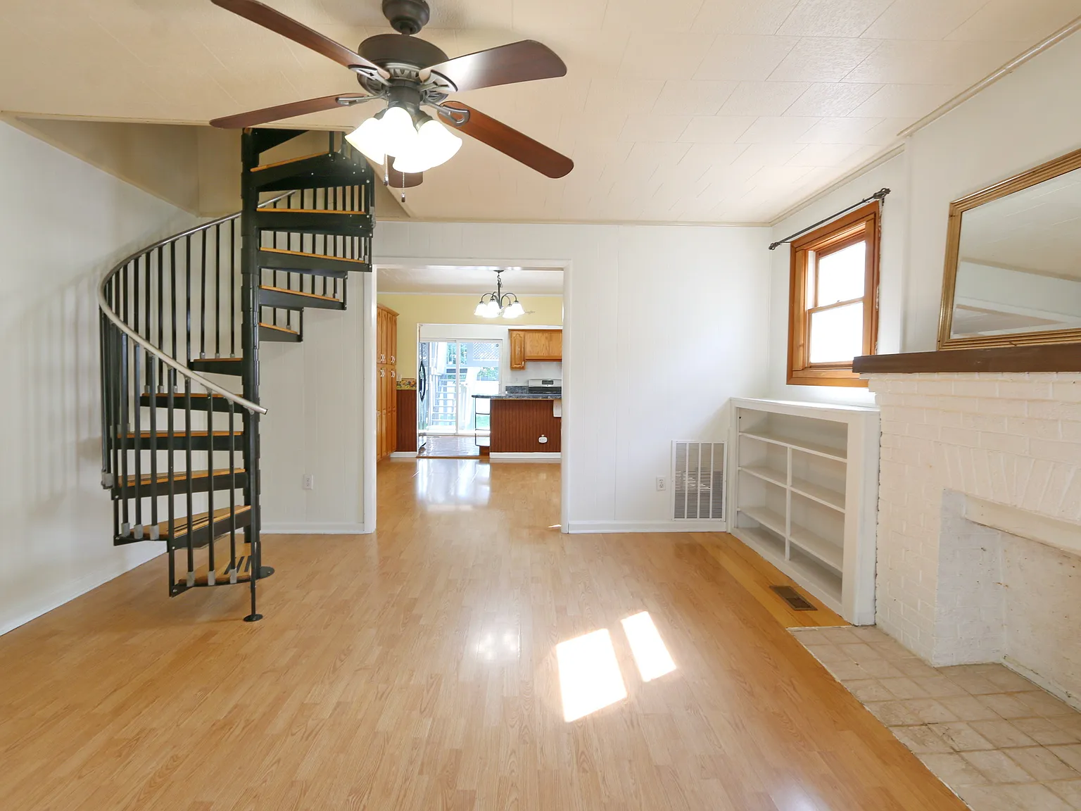 2 bed, 1646 sqft, $1,400 — Photo 4