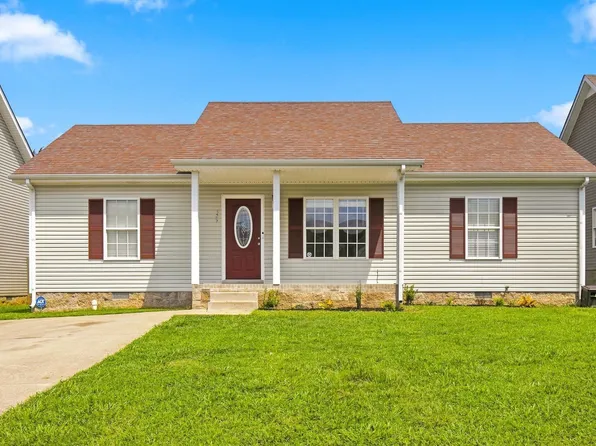 525 Fox Trot Dr, Clarksville, TN 37042