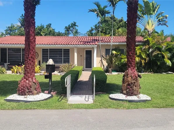 6021 SW 62nd Pl, South Miami, FL 33143