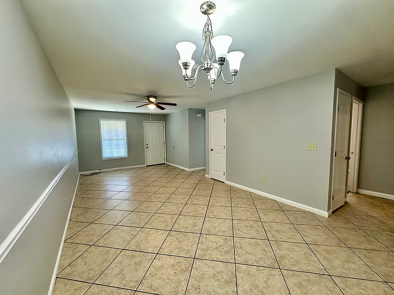 737 Southland Dr #1 — Photo 4