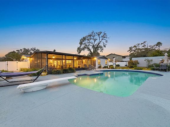 3rd image of 1602 Alder Way