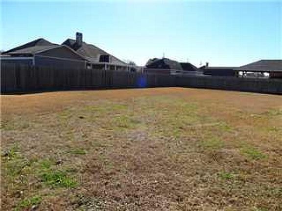 5th image of 106 Deer Valley Ln