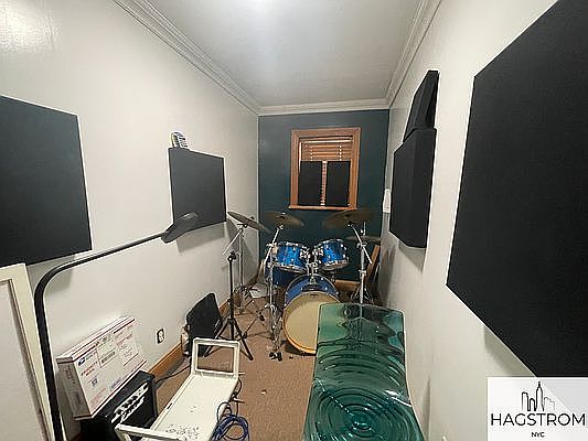 4th image of 118 16th St #118