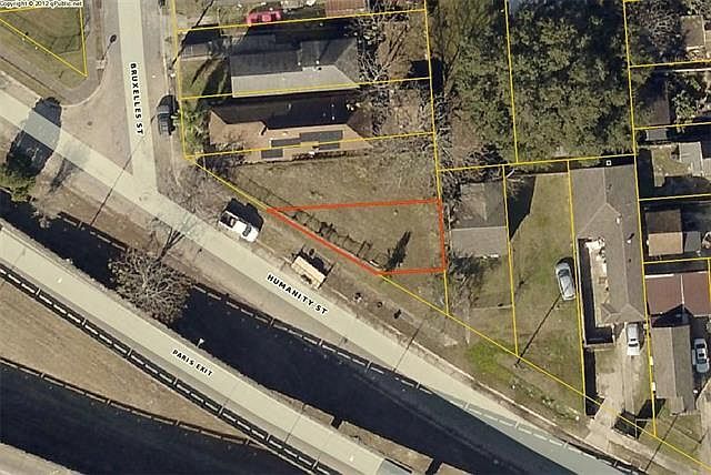1st image of 3319 Bruxelles St