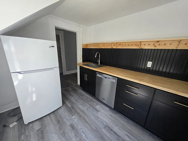 3 Keeble St #B — Photo 2