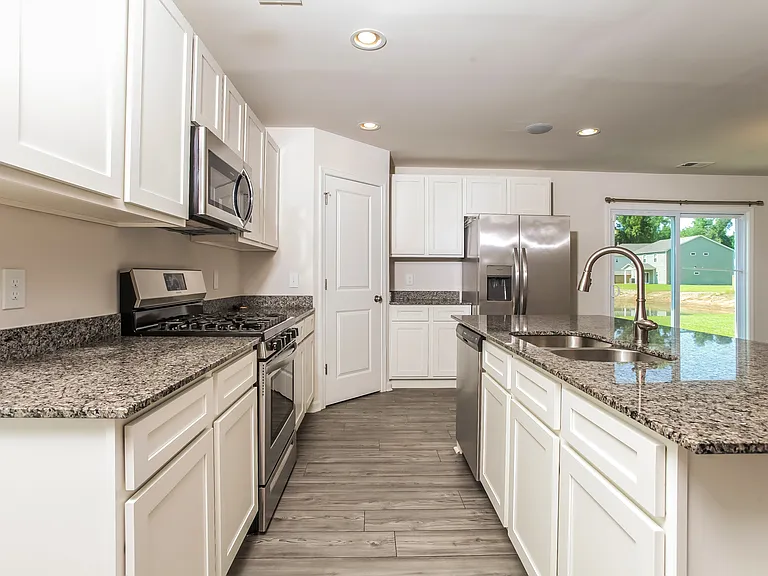 2075 Barnhart Dr — Photo 4