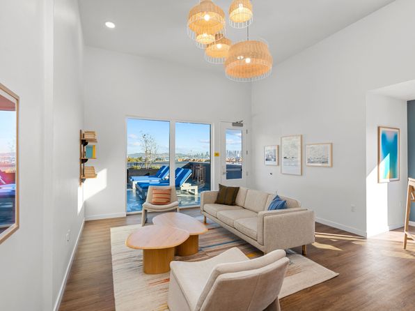 3417 Harbor Ave SW #210